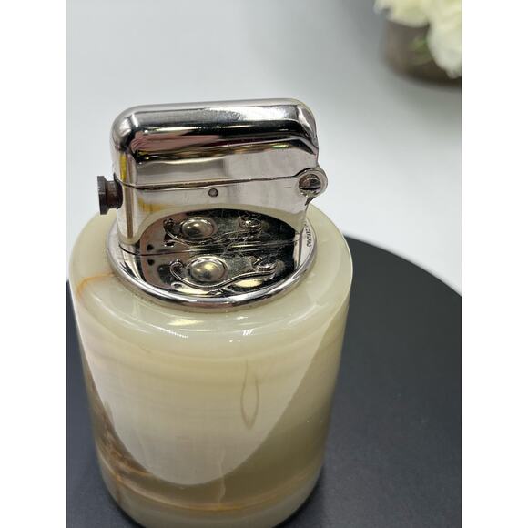 Theron’s Vintage Polished Banded Agate Onyx Chrome Table Lighter Double Claw - Picture 4 of 12